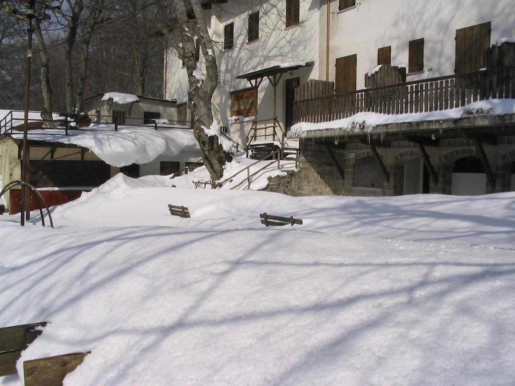 Albergo Ristorante Montecucco Da Tobia Sigillo Kültér fotó